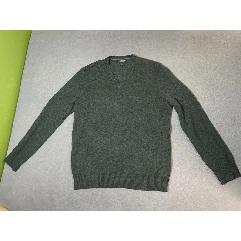 Banana Republic Men's Merino Wool Knit V-Neck Pullover Sweater Green Large